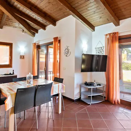 Villa Welcoming In With Private Swimming Pool
